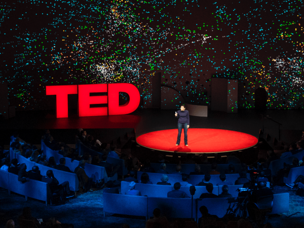 چگونه با سخنرانی‌های TED زبان انگلیسی خود را تقویت کنیم؟